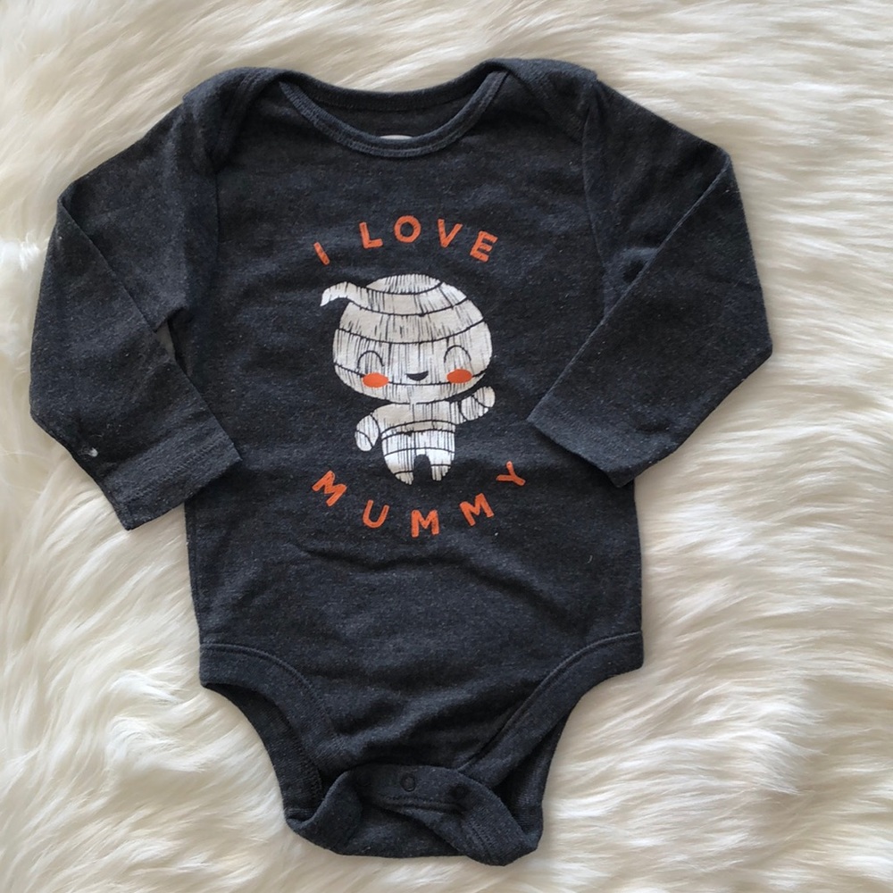 Old Navy 6-12M “I Love Mummy” LS Onesie